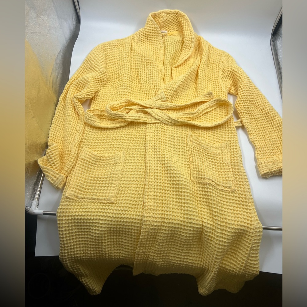 One Wednesday For The Jilly Box Waffle kit Housecoat Size Med Yellow